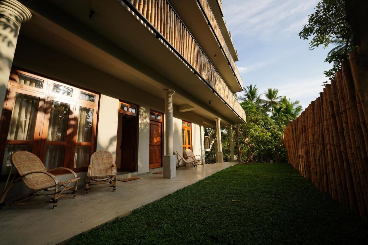 Hotel Bombora Hiriketiya Dikwella Exterior foto