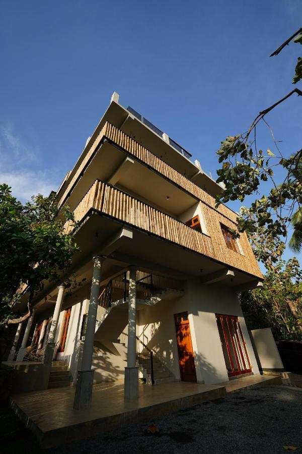 Hotel Bombora Hiriketiya Dikwella Exterior foto
